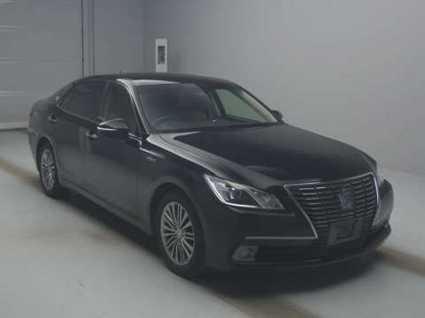 2015 Toyota Crown Hybrid AWS210[2]