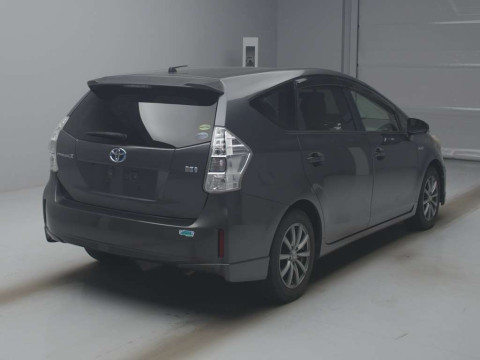 2014 Toyota Prius alpha ZVW41W[1]