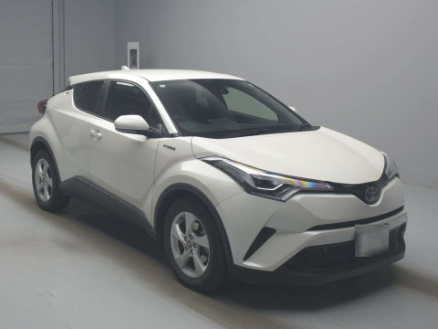 2019 Toyota C-HR ZYX10[2]