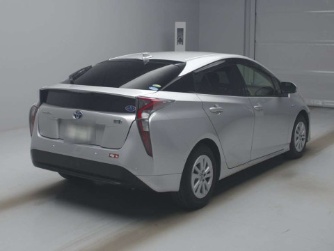 2017 Toyota Prius ZVW50[1]