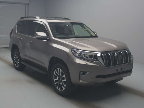 2022 Toyota Land Cruiser Prado TRJ150W[2]