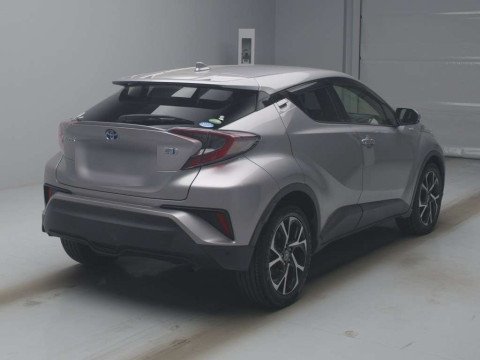 2017 Toyota C-HR ZYX10[1]