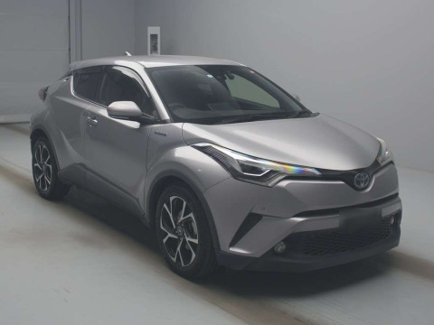 2017 Toyota C-HR ZYX10[2]