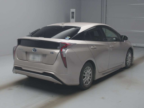 2016 Toyota Prius ZVW50[1]