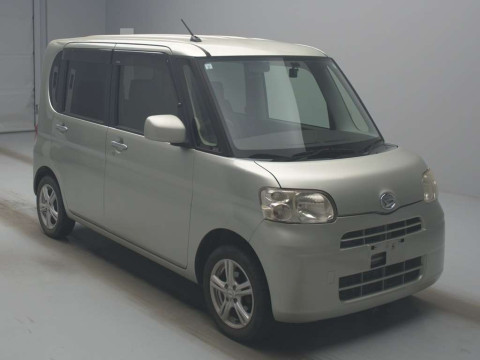 2013 Daihatsu Tanto L375S[2]