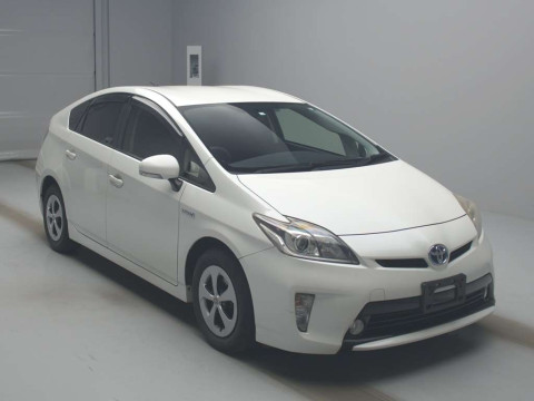 2014 Toyota Prius ZVW30[2]