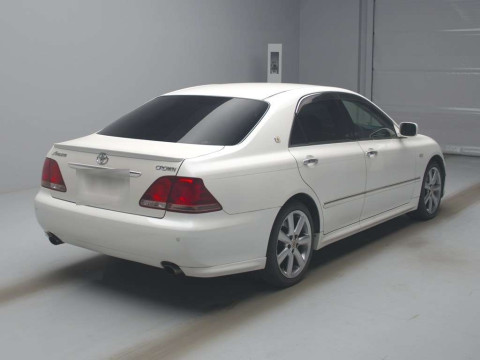 2005 Toyota Crown GRS180[1]