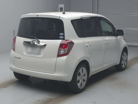 2010 Toyota Ractis SCP100[1]