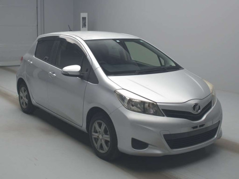 2012 Toyota Vitz KSP130[2]