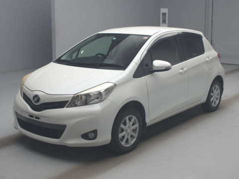 2011 Toyota Vitz NSP135[0]