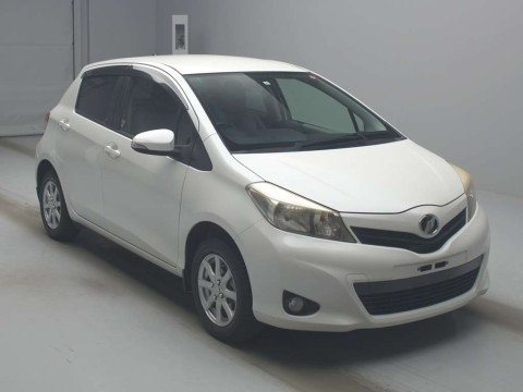 2011 Toyota Vitz NSP135[2]