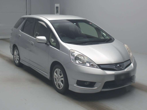 2012 Honda Fit Shuttle Hybrid GP2[2]