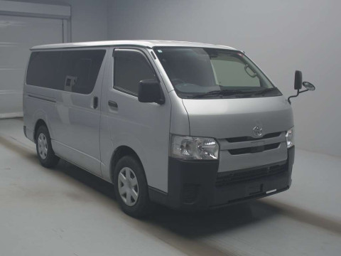 2019 Toyota Hiace Van TRH200V[2]