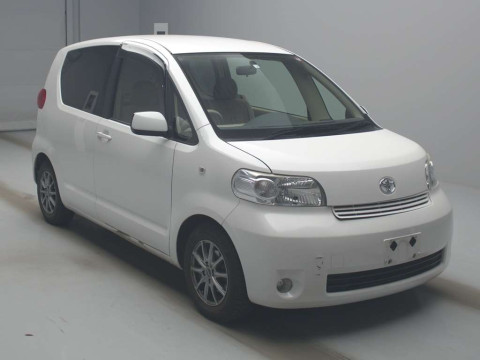 2006 Toyota Porte NNP15[2]