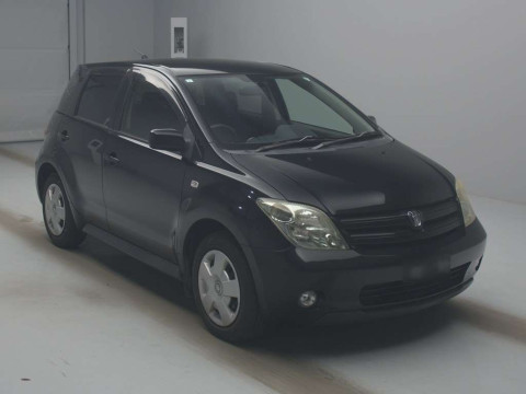 2005 Toyota IST NCP60[2]