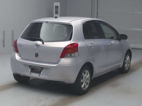 2008 Toyota Vitz SCP90[1]