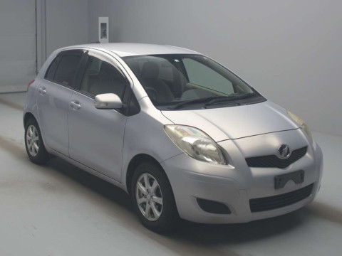 2008 Toyota Vitz SCP90[2]