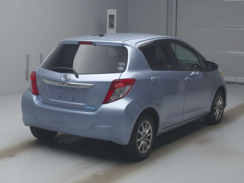 2011 Toyota Vitz KSP130[1]