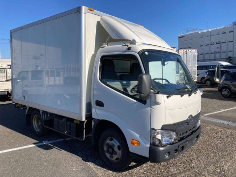 2019 Toyota Dyna Truck XZC605[2]