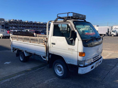 2001 Toyota Dyna Truck YY131[2]