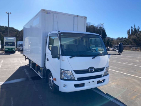 2016 Hino DUTRO XZU720M[2]