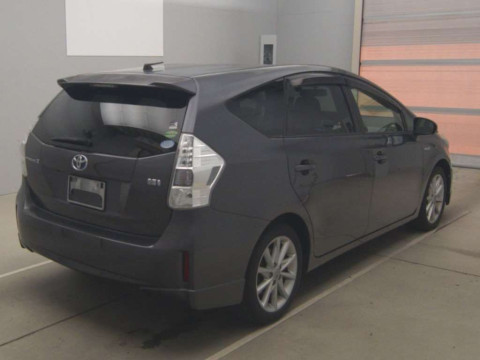 2012 Toyota Prius alpha ZVW41W[1]