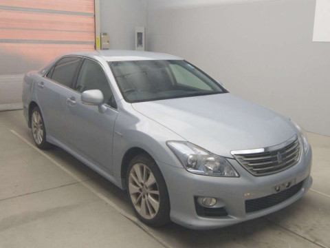 2009 Toyota Crown Hybrid GWS204[2]