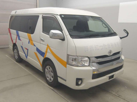 2016 Toyota Hiace Wagon TRH214W[2]