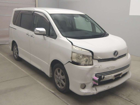 2010 Toyota Voxy ZRR70W[2]