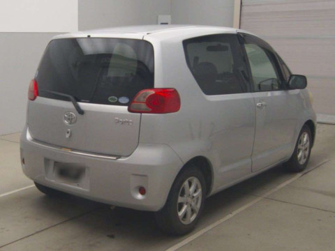 2005 Toyota Porte NNP11[1]