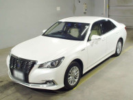 2017 Toyota Crown Hybrid