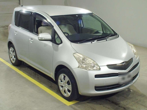 2010 Toyota Ractis NCP105[2]