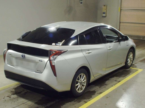 2015 Toyota Prius ZVW55[1]