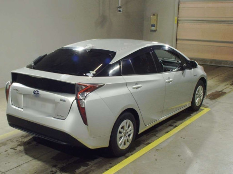 2015 Toyota Prius ZVW55[1]