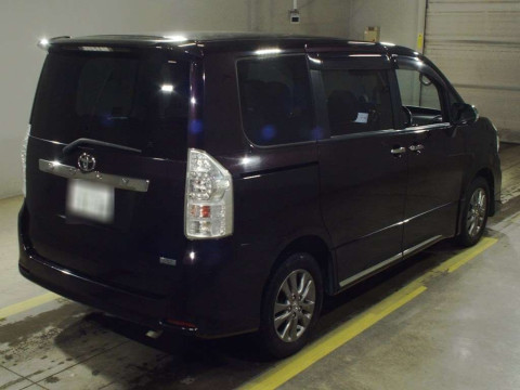 2012 Toyota Voxy ZRR75W[1]