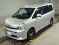 2013 Toyota Voxy