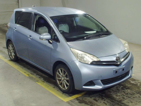 2011 Toyota Ractis NSP120[2]