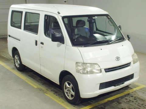 2011 Toyota Liteace Van S412M[2]