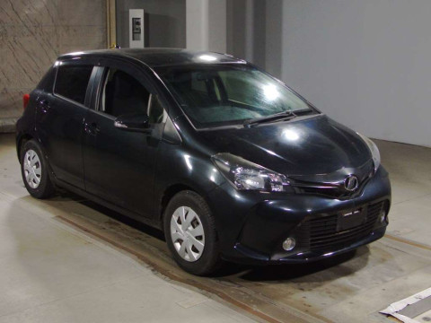 2016 Toyota Vitz NSP130[2]