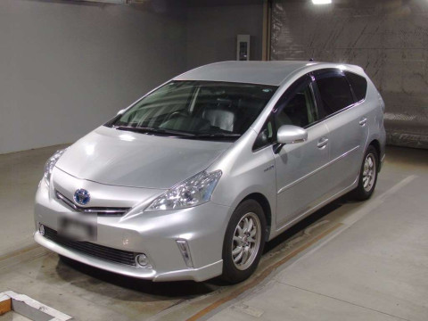 2011 Toyota Prius alpha ZVW41W[0]