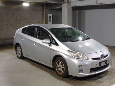 2010 Toyota Prius ZVW30[2]