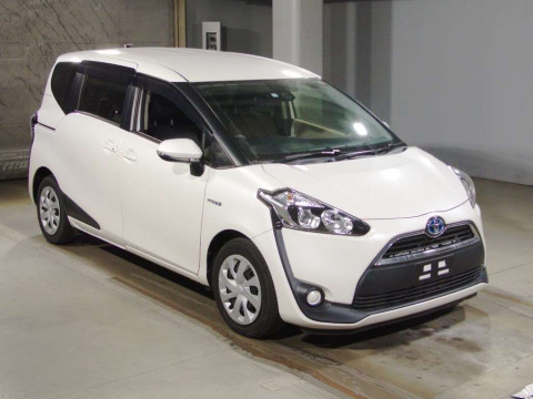 2015 Toyota Sienta NHP170G[2]