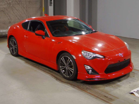 2013 Toyota 86 ZN6[2]