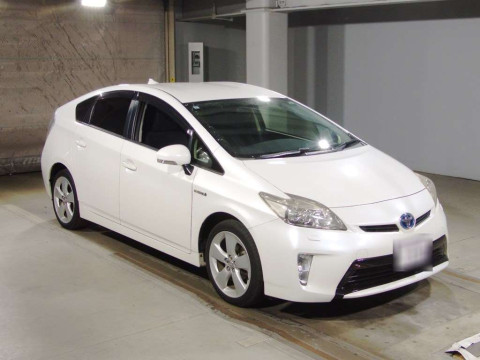 2013 Toyota Prius ZVW30[2]