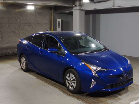 2017 Toyota Prius ZVW51[2]