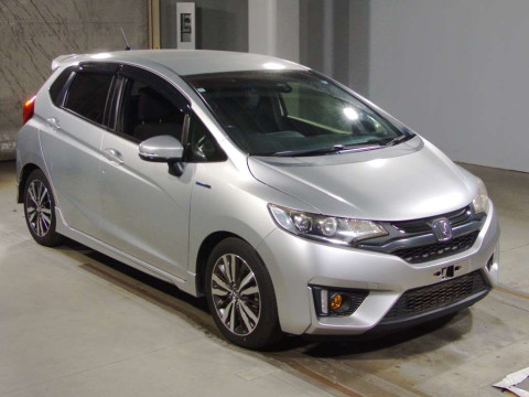 2015 Honda Fit Hybrid GP5[2]