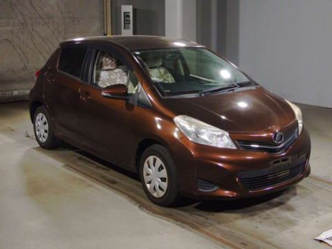 2012 Toyota Vitz NSP130[2]