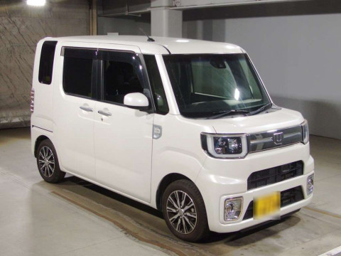 2016 Daihatsu Wake LA700S[2]