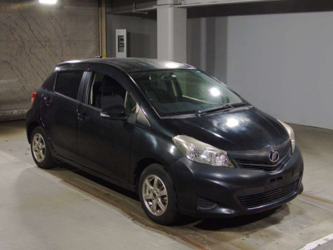 2014 Toyota Vitz KSP130[2]