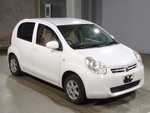 2011 Toyota Passo KGC30[2]